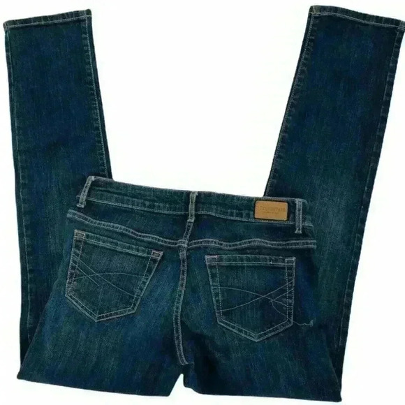 Aeropostale Women's Blue Dark Wash Regular Straight Leg Denim Jeans Size 2 Short - Picture 3 of 8